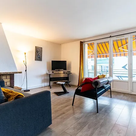 Parking Auditorium Proche Centre アパート